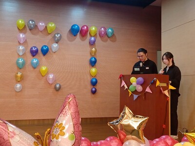 24~協助擔任主持工作的日間二年級同學。圖片
