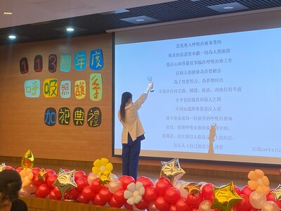 18~加袍生宣誓代表王同學圖片