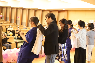9~師長為學生加袍圖片