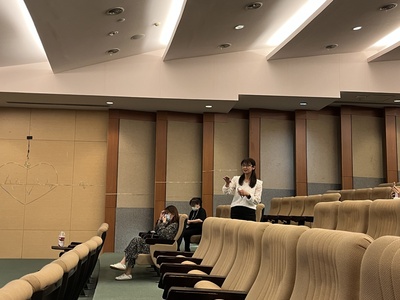 13~紀妙青主任現場與學生互動圖片
