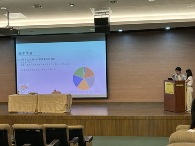6~蔡淮丞校友做簡報圖片