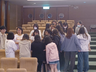 12~會後校友與同學互動圖片